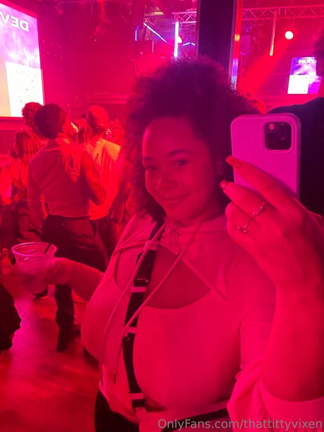 Ms Champagne pretty actress picture