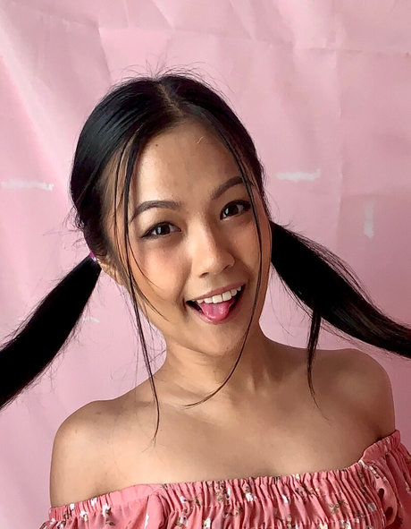 Kitty Lilo model photo