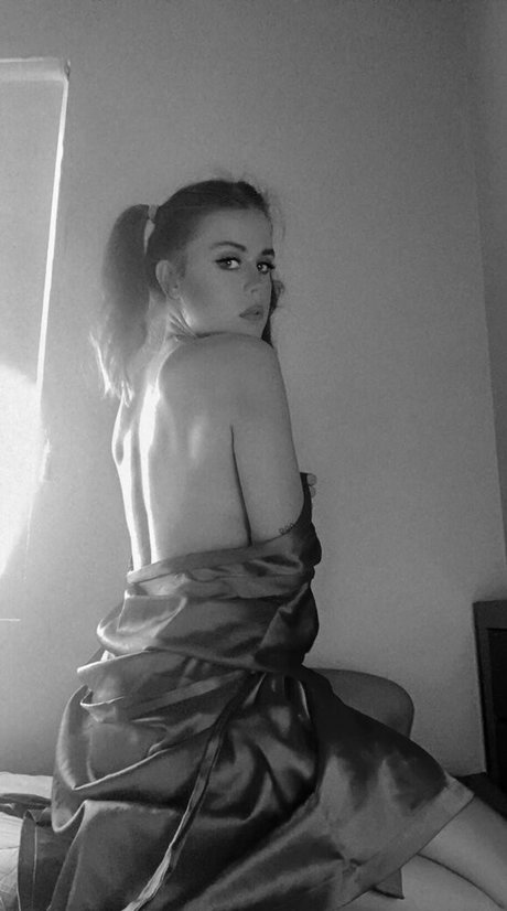 Sweet georgia peachh model erotic photos