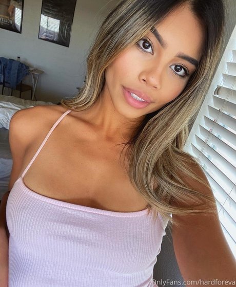 HardforEva model exclusive images