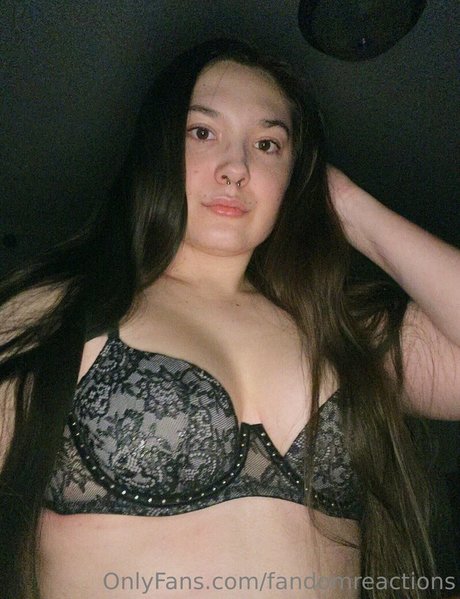 FandomReactions model pornographic archive