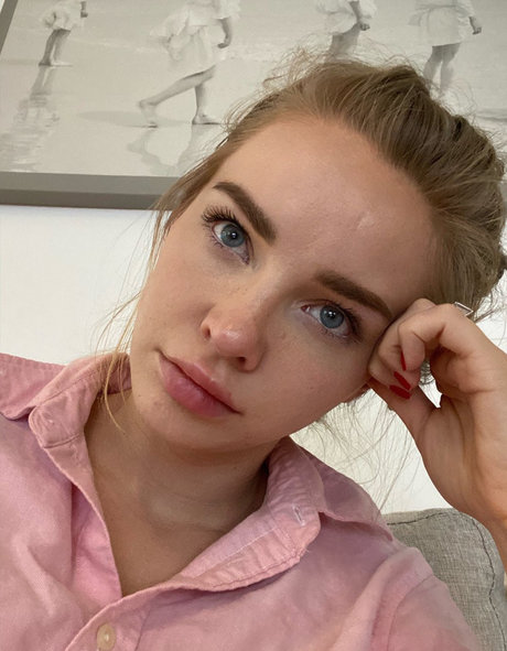 Wolfetrap naked actress pic