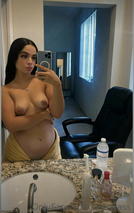 ivyroz model pornographic image