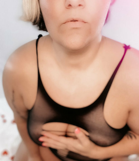 Paige Monroe star top photo