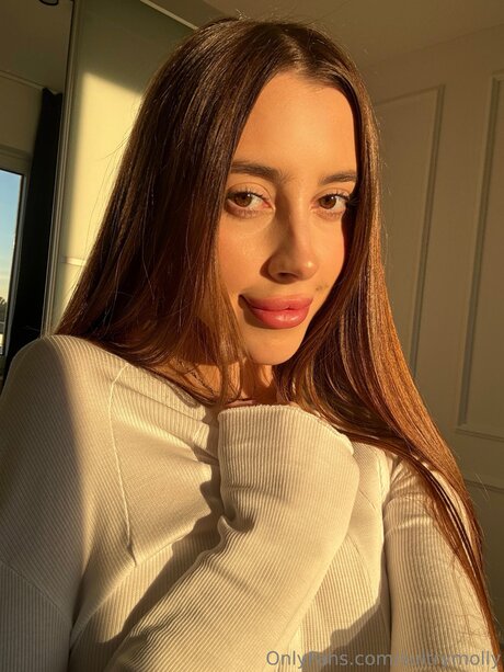 sultrymolly nudes model gallery