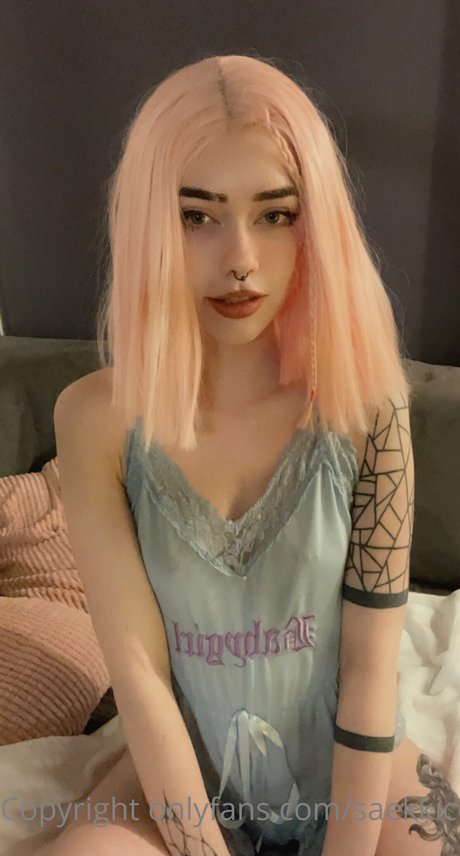 saekkico star naked photos