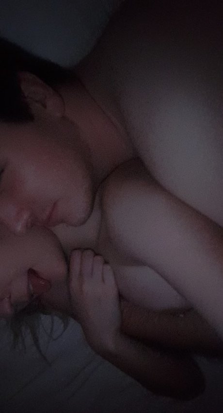 Bambiskii naked model image