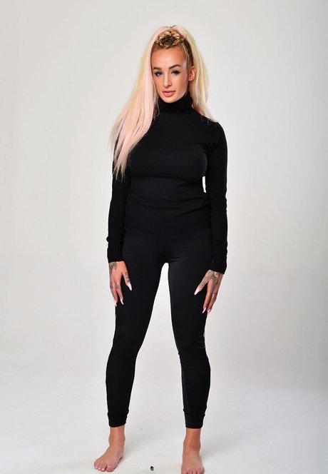 Daisy Lee pornstar nice img