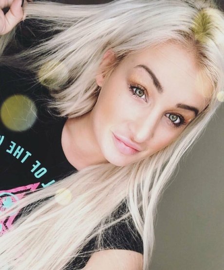 Daisy Lee pornstar hot galleries