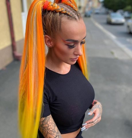 Daisy Lee model perfect images