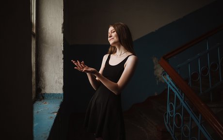 Salacious Succubus hot model img