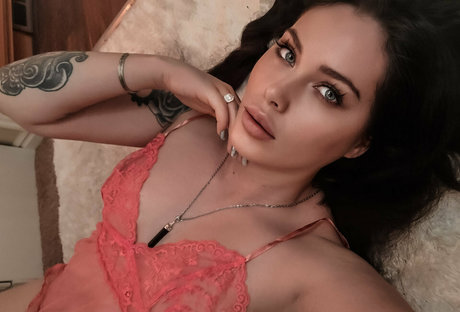 Deavan Clegg high quality star pic