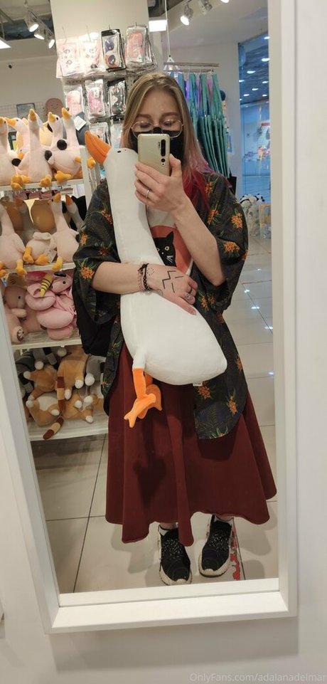 Lana Delmar sex star pics