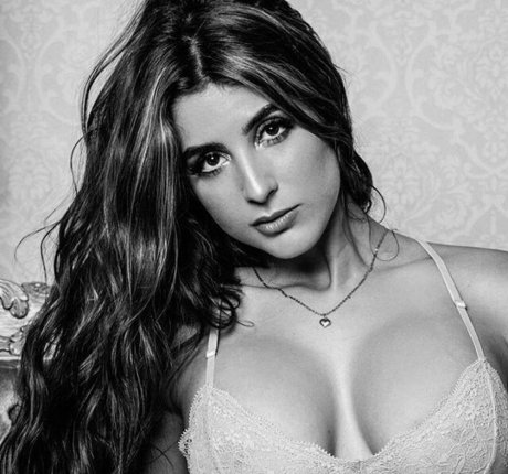 Estefania Sierra sexy pornstar gallery