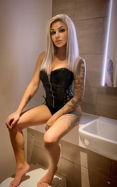 Thezombieac nudes pornstar galleries