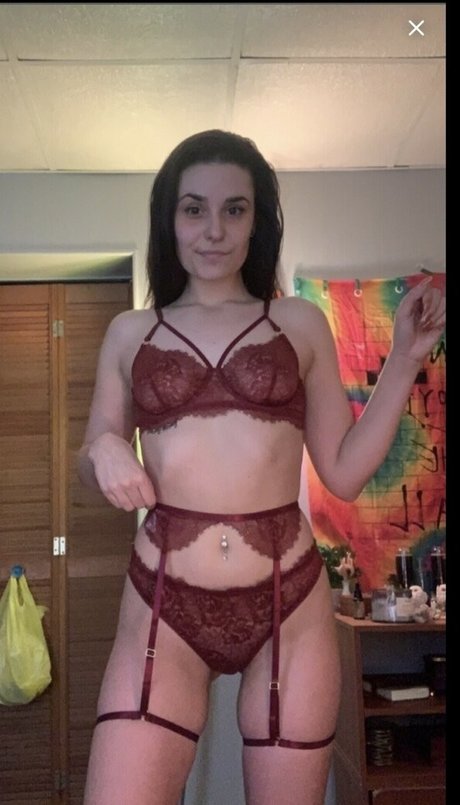 Pbndnellyyy model adult picture