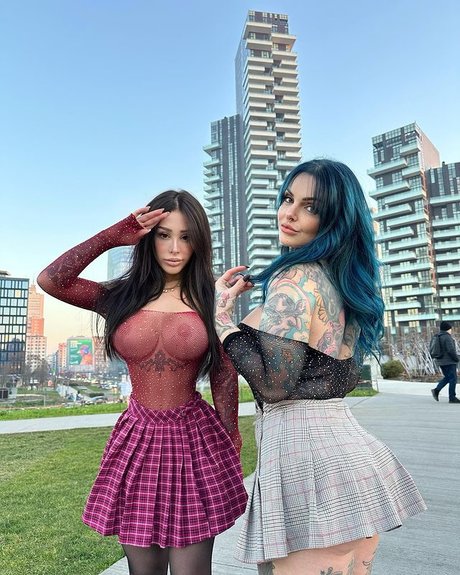 Riae model pornographic pics