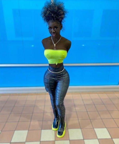 Lazelle Doll nice model photos