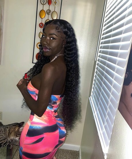 Lazelle Doll exclusive actress pics