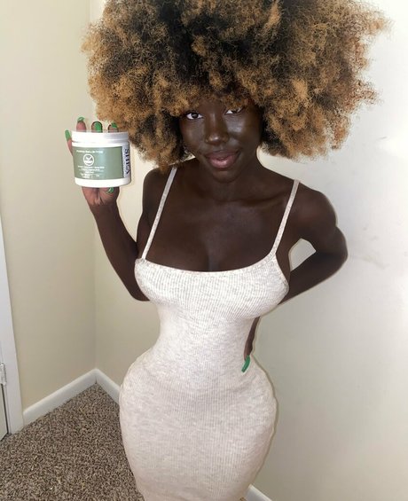 Lazelle Doll hd actress images