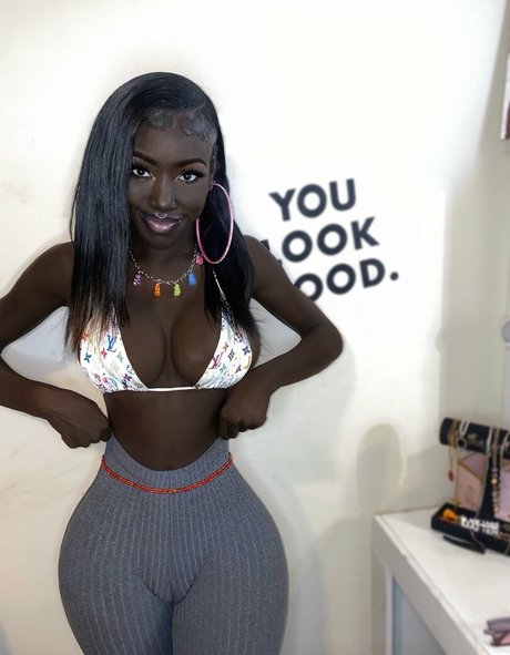 Lazelle Doll model adult pics