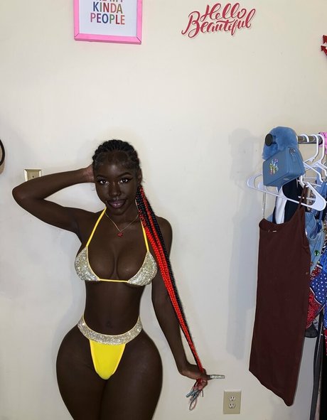 Lazelle Doll beautiful model img