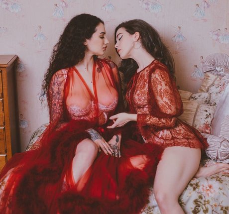 Nicole Vaunt pornstar top photo