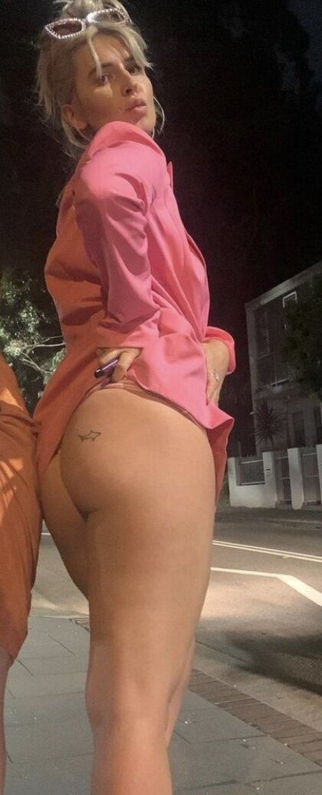 Bella Johnston perfect star image