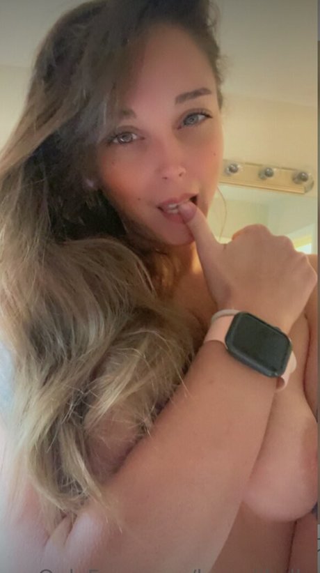 MrsViolence model sexy photos