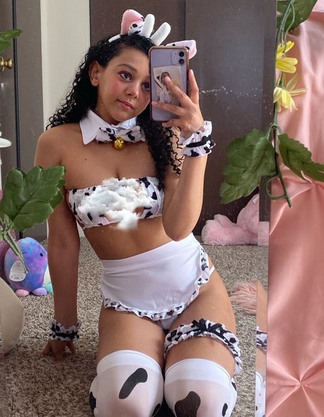 ASMR Aspen model porn gallery