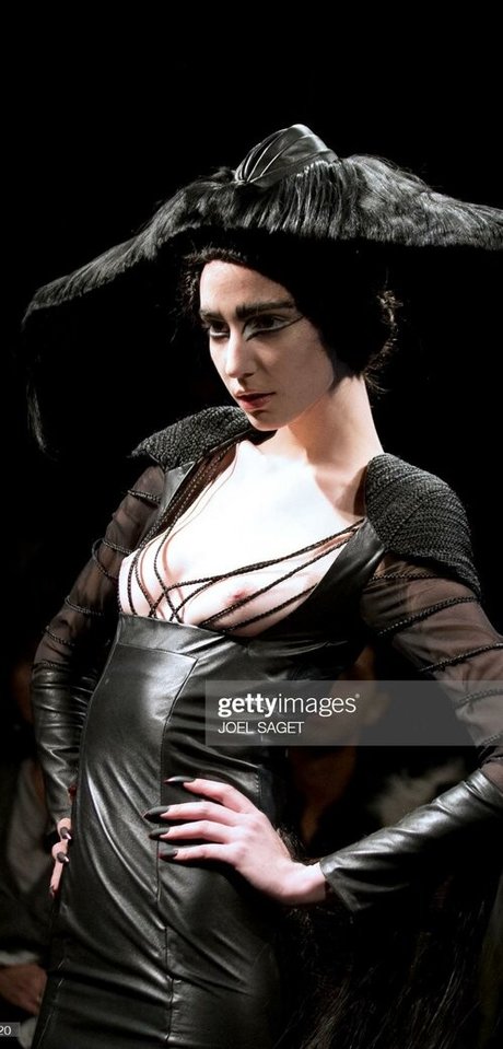 Amelie Lens perfect actress gallery