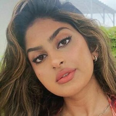 Shreya Arun top model gallery