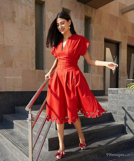 Aahana Kumra model erotic photo