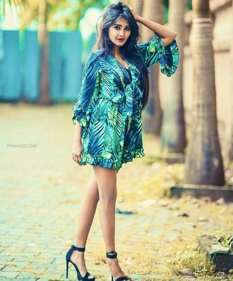 Kanchi Singh xxx actress photos