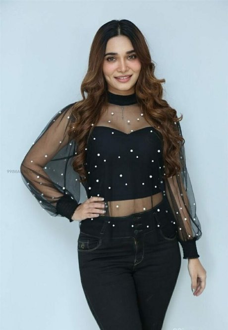 Jenifer Emmanuel star nudes picture