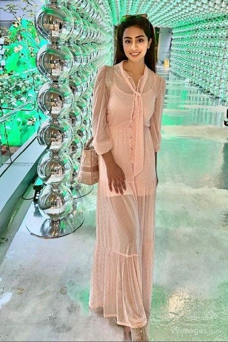 Musskan Sethi pretty pornstar images