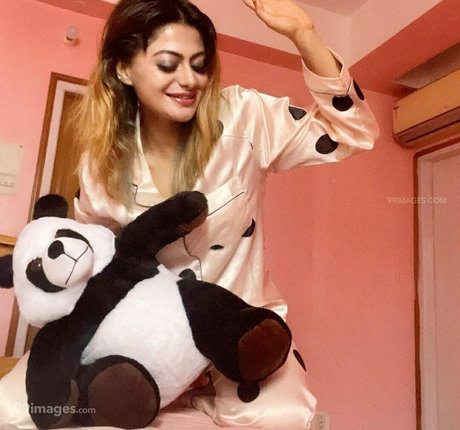 Suhaani Laskar beautiful model pics