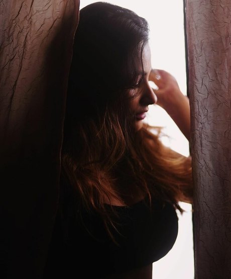 Desi NRI pornstar exclusive pics