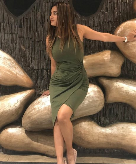 Desi NRI model adult gallery