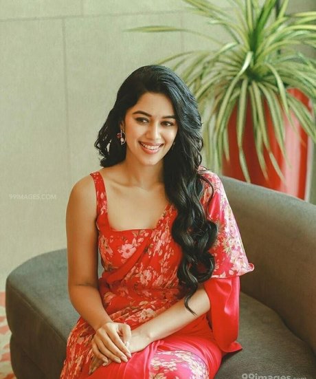 Mirnalini Ravi nudes star img