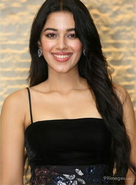 Mirnalini Ravi best pornstar images