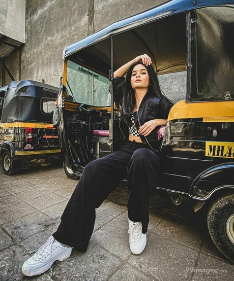 Bhavika Sharma Profile pic