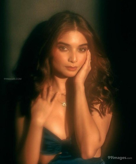 Bhavika Sharma model art pic