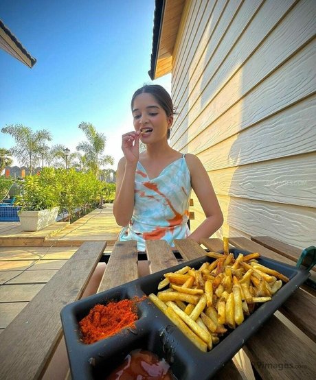 Bhavika Sharma high quality model galleries