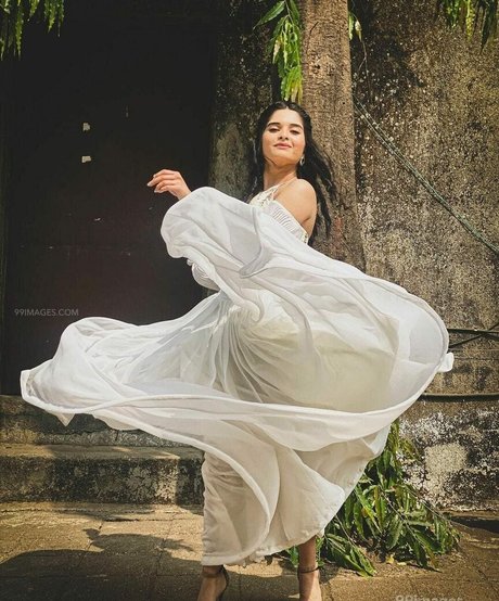 Bhavika Sharma adult actress photo