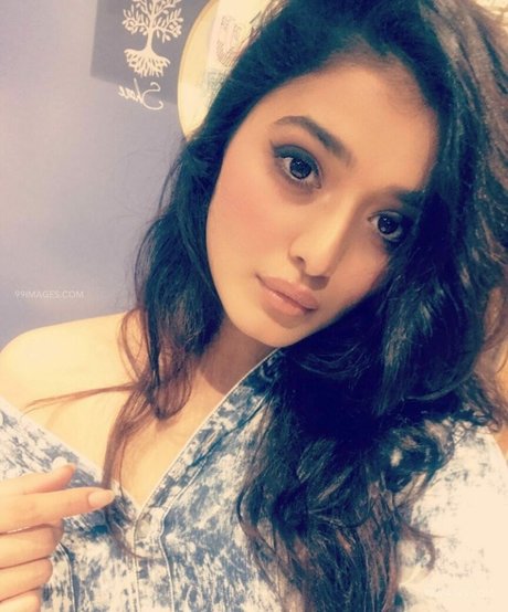 Ketika Sharma model img