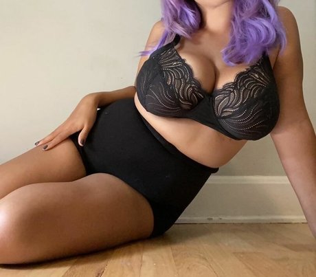 Sugarsantana pornstar pretty archive