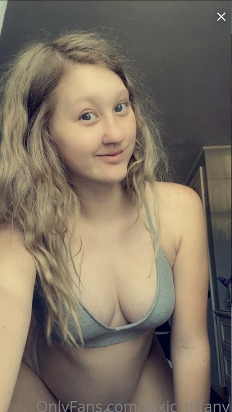 toxictiffany_ model erotic gallery