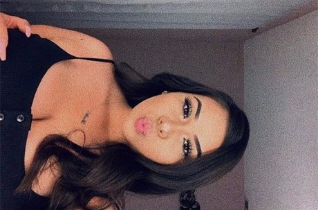 hEdiorHer pretty model pictures