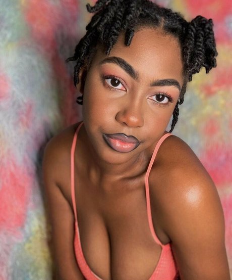 sapiosuccubust naked star photos